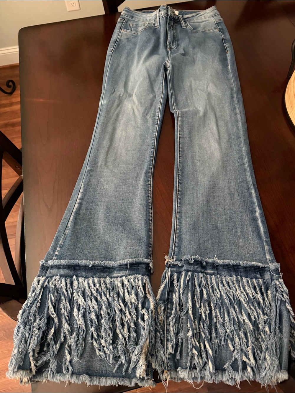 Frayed Hem Light Blue Wide-Leg Jeans with Fringe